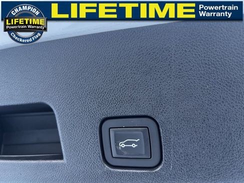 Used 2025 Buick Enclave Preferred image 16