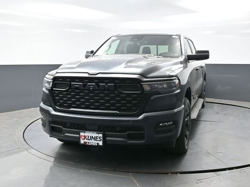 New 2026 RAM 1500 Express AWD/4WD image 4