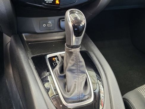 Certified 2022 Nissan Rogue Sport SV image 15