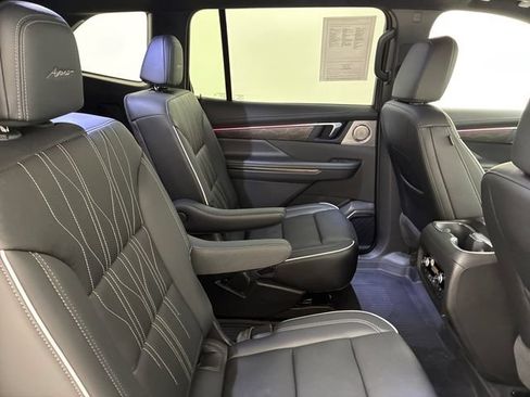 Certified 2026 Buick Enclave Avenir w/ Super Cruise Package AWD/4WD image 16