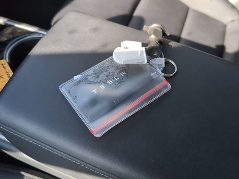 Used 2020 Tesla Model 3 Performance image 24