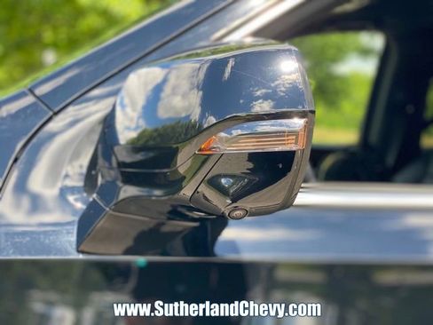 Used 2025 GMC Yukon Denali AWD/4WD image 11