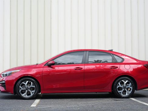 Used 2021 Kia Forte LXS FWD image 8