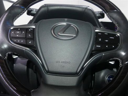 Used 2019 Lexus ES 300h w/ Accessory Package FWD image 31