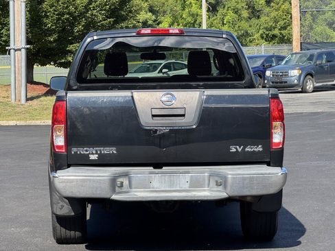 Used 2011 Nissan Frontier SV w/ SV Premium Utility Pkg AWD/4WD image 5