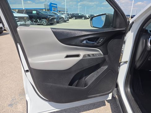 Certified 2021 Chevrolet Equinox LS FWD image 12