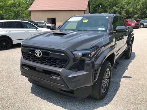 Certified 2024 Toyota Tacoma TRD Sport w/ TRD Sport Upgrade Package AWD/4WD image 4