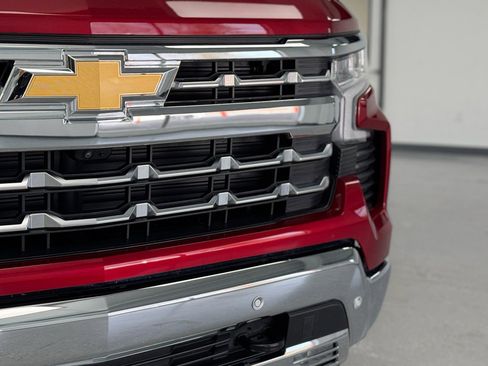 Used 2024 Chevrolet Silverado 1500 LTZ w/ LTZ Convenience Package II image 11