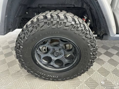 Used 2021 Jeep Gladiator Mojave AWD/4WD image 17