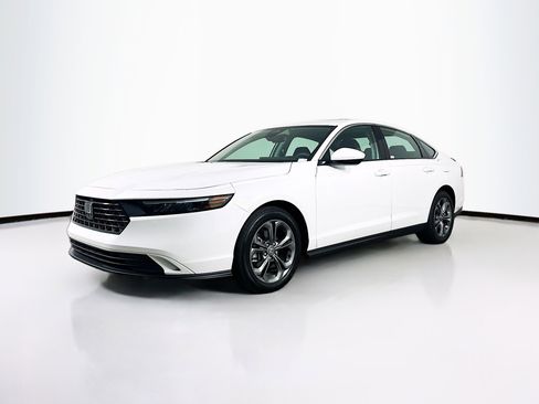 Used 2024 Honda Accord EX image 3