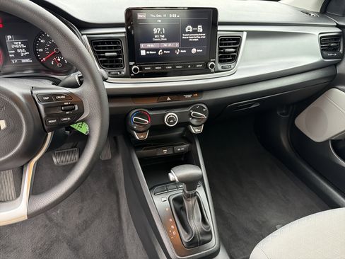 Used 2023 Kia Rio S image 30