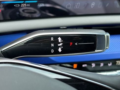 New 2026 Cadillac Optiq Luxury 1 image 21