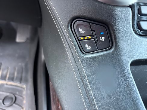 Used 2019 GMC Yukon SLT AWD/4WD image 14