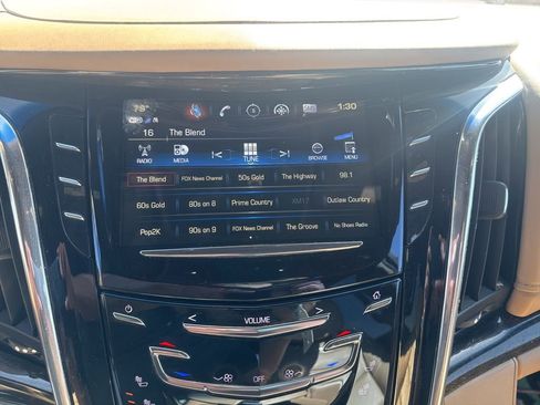 Used 2018 Cadillac Escalade Platinum image 12