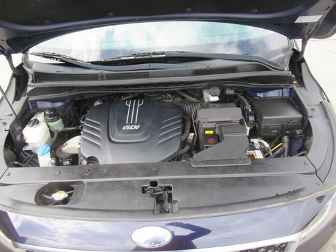 Used 2018 Kia Sedona LX w/ LX Essentials Premium Package image 10