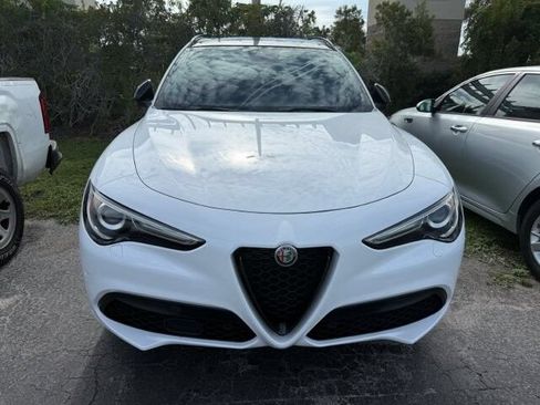Used 2023 Alfa Romeo Stelvio Veloce AWD/4WD image 2