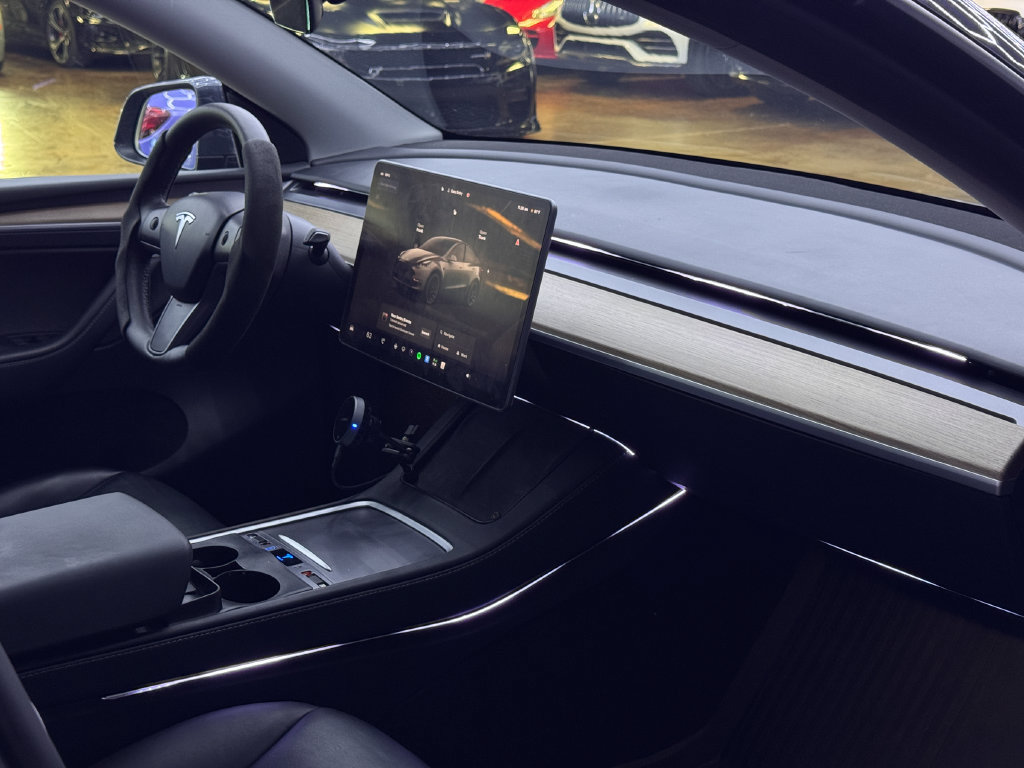 Used 2023 Tesla Model Y Long Range AWD/4WD image 31