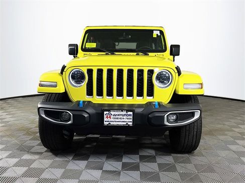 Used 2023 Jeep Wrangler Unlimited Sahara w/ Cold Weather Group image 11