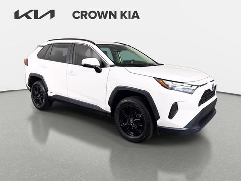Used 2023 Toyota RAV4 XLE AWD/4WD image 4