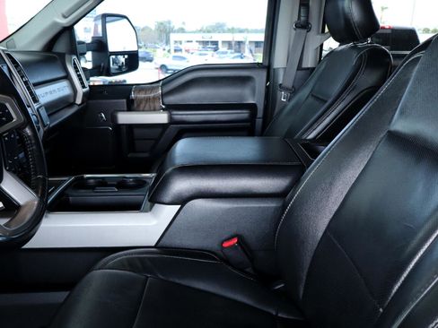 Used 2017 Ford F350 Lariat w/ Chrome Package image 17