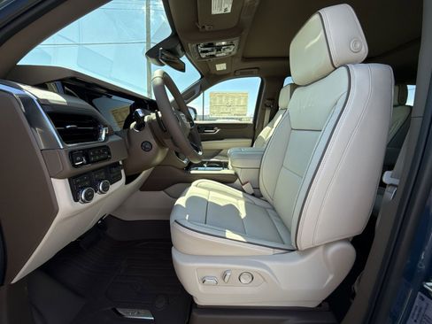 New 2026 GMC Yukon Denali w/ Sun & Power Step Package image 13