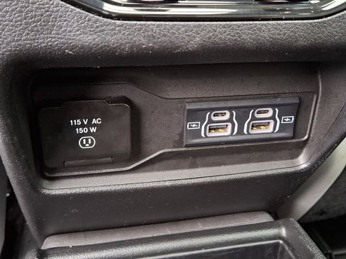 Certified 2023 Jeep Grand Cherokee L Overland image 12