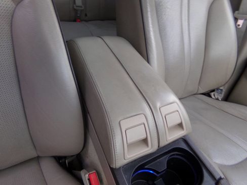 Used 2012 Lincoln MKX FWD image 36