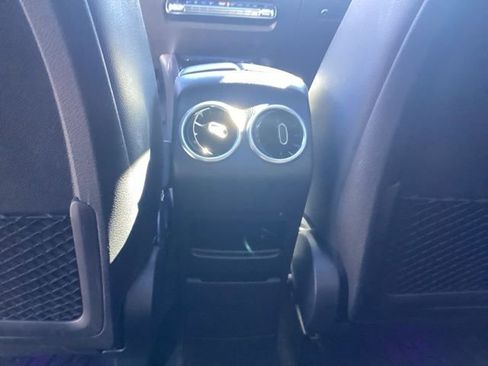 Used 2021 Mercedes-Benz GLB 250 4MATIC w/ Premium Package image 29