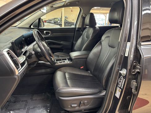 Used 2024 Kia Sorento S FWD image 24