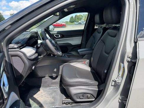 New 2026 Jeep Compass Limited AWD/4WD image 9