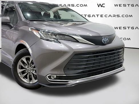 Used 2021 Toyota Sienna XLE image 48