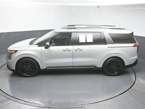 Used 2025 Kia Carnival SX Prestige FWD image 42