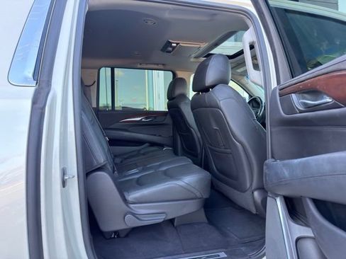 Used 2015 Cadillac Escalade ESV Luxury AWD/4WD image 8