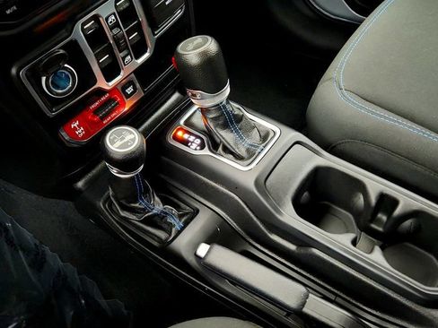 Used 2023 Jeep Wrangler Unlimited Rubicon 4xe w/ Cold Weather Group AWD/4WD image 16