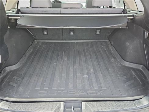 Used 2018 Subaru Outback 2.5i Premium AWD/4WD image 6