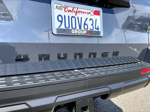 Used 2025 Toyota 4Runner SR5 AWD/4WD image 30