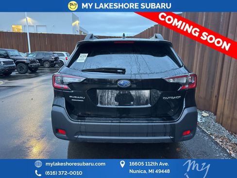 Used 2025 Subaru Outback Premium image 7
