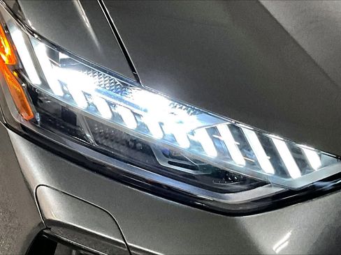 Used 2025 Audi RS 6 performance image 29