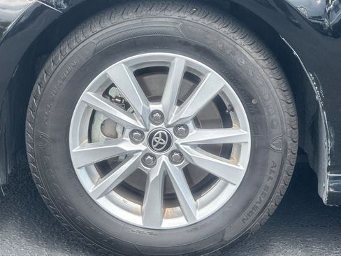 Used 2025 Toyota Camry LE image 11