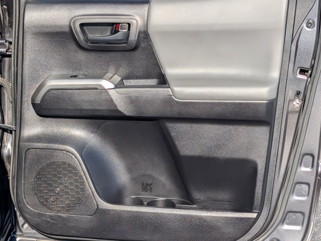 Used 2020 Toyota Tacoma SR5 RWD image 15