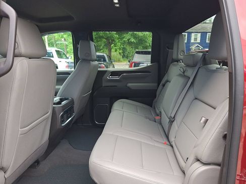 Used 2023 GMC Sierra 1500 SLT w/ SLT Premium Package AWD/4WD image 10