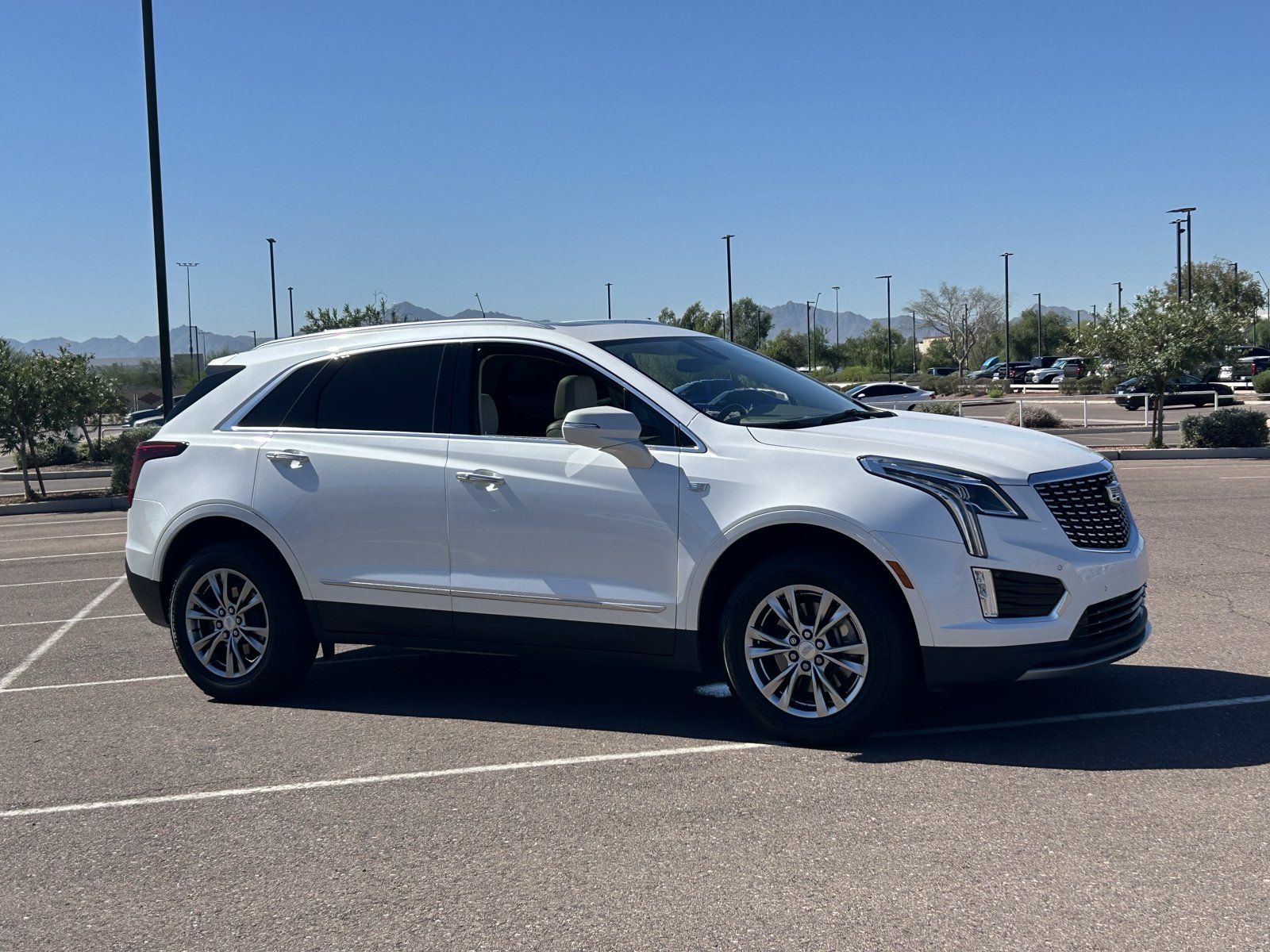 Certified 2020 Cadillac XT5 Premium Luxury FWD image 7