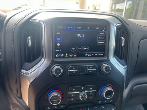Used 2021 Chevrolet Silverado 1500 LTZ AWD/4WD image 22