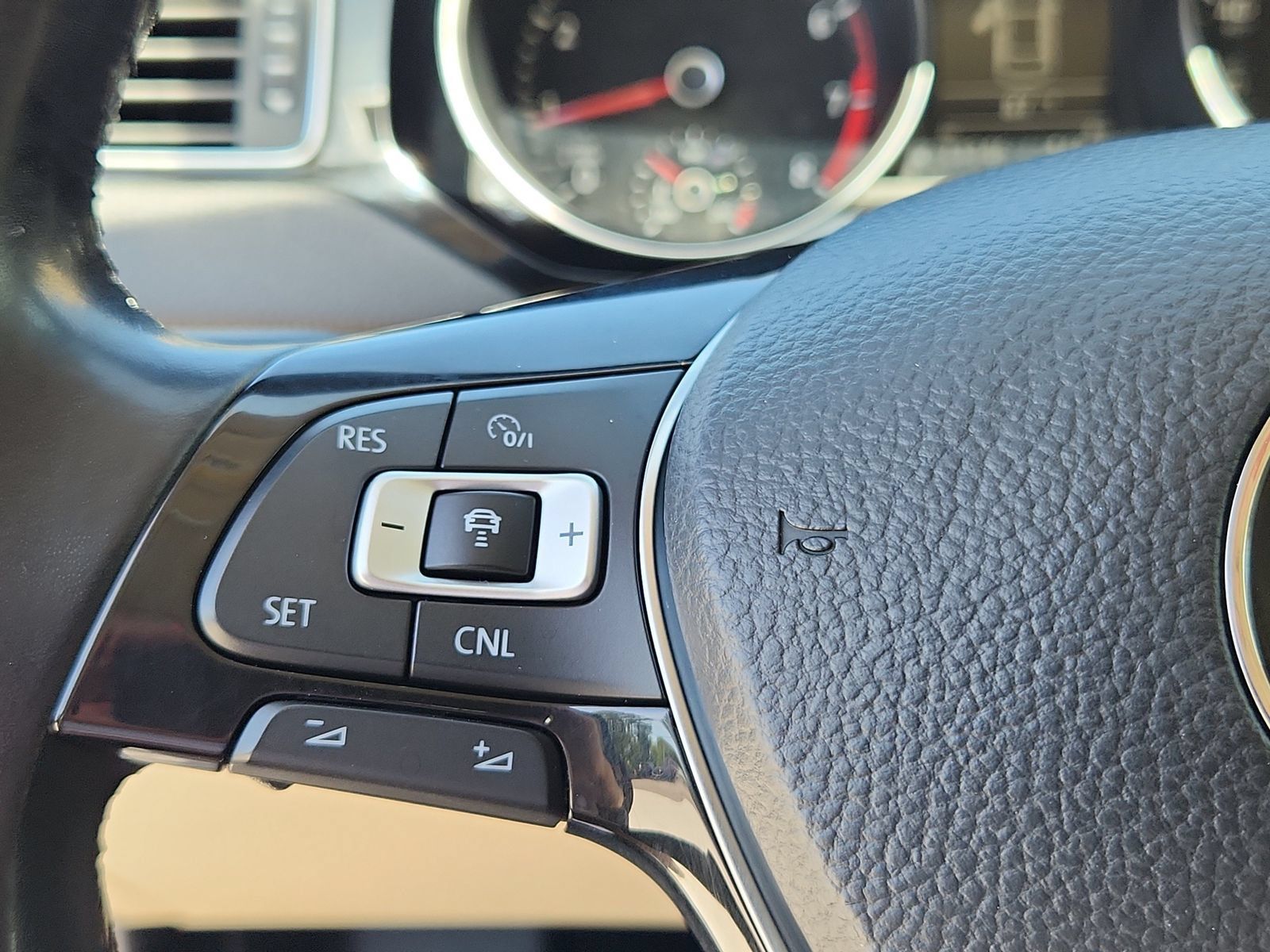 Used 2017 Volkswagen Jetta SEL FWD image 20