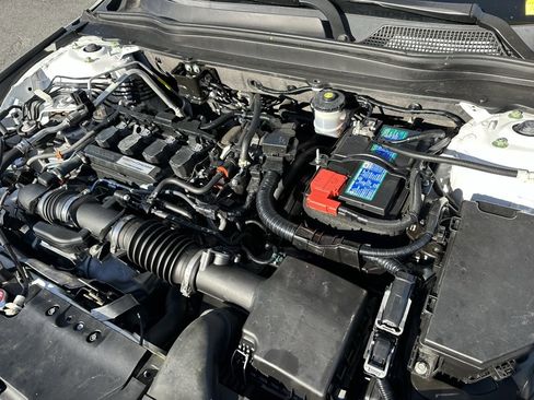 Used 2021 Honda Accord LX image 32