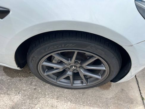 Used 2022 Tesla Model 3 Long Range AWD/4WD image 3