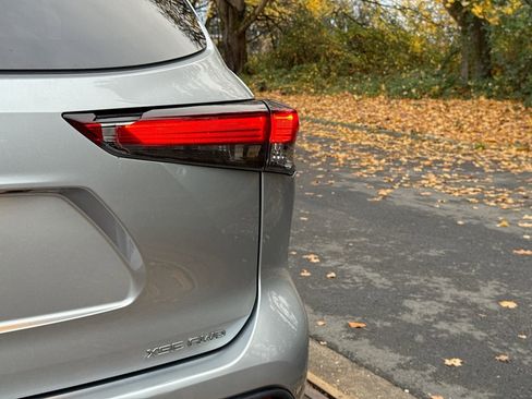 Used 2022 Toyota Highlander XSE image 38