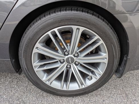 Used 2018 Genesis G80 3.8 w/ Option Group 02 image 12