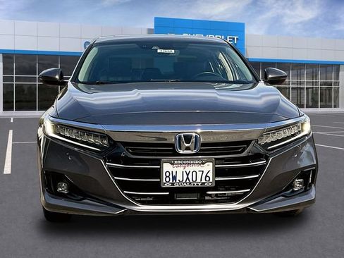 Used 2022 Honda Accord Touring image 2