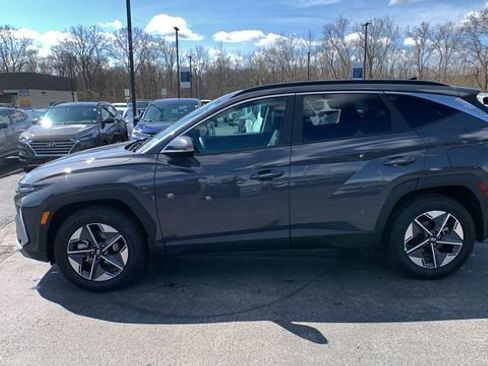 Certified 2025 Hyundai Tucson SEL AWD/4WD image 2